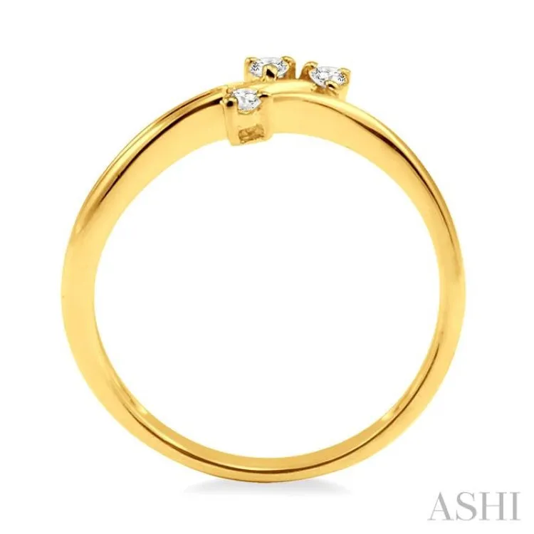 1/10 Ctw Round Cut Diamond Ring in 10K Yellow Gold