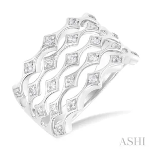 1/3 Ctw 5-Row Kite-Shaped Link Round Cut Diamond Wide Fashion Band in 14K White Gold