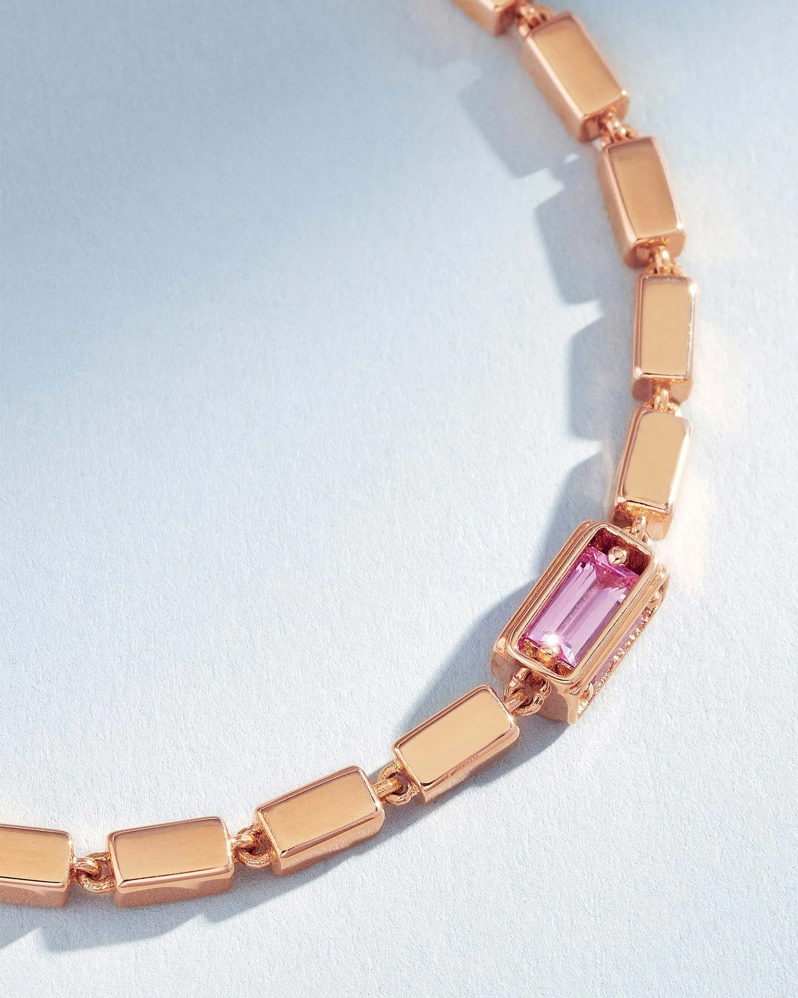 Block-Chain Single Pink Sapphire Thick Bracelet