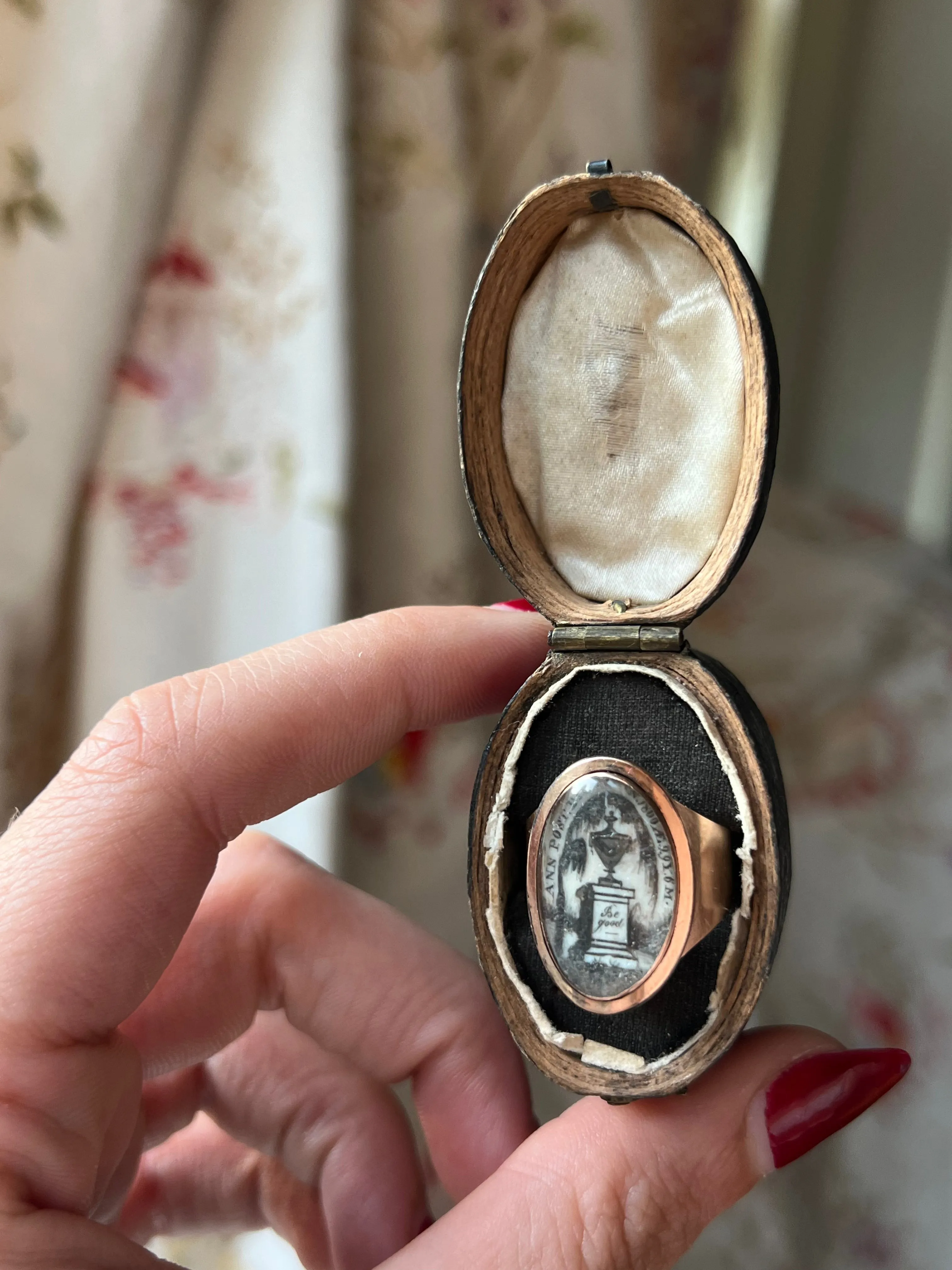 **HOLD FOR O**Mint in Box Georgian Memorial Ring Circa 1800