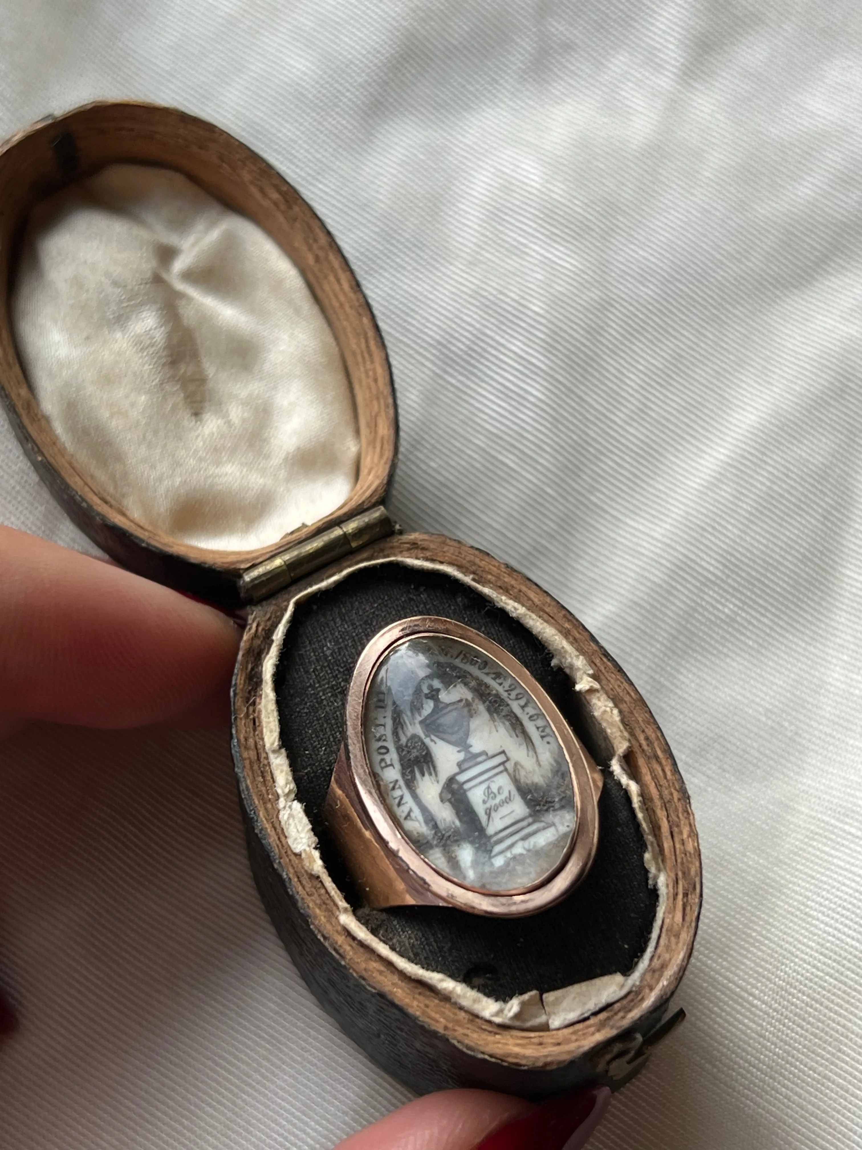 **HOLD FOR O**Mint in Box Georgian Memorial Ring Circa 1800