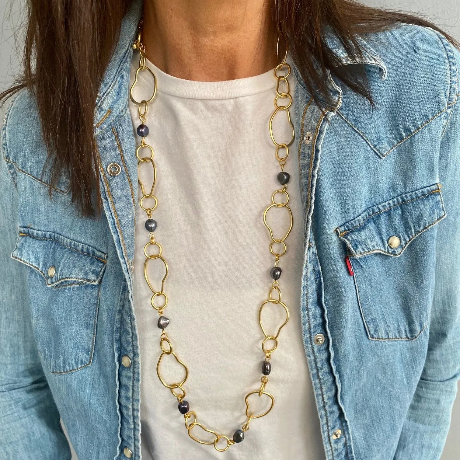 Organic Link X Peacock Pearl Station Necklace