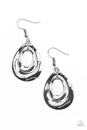 Paparazzi Earring ~ Magnificent Shine - Black