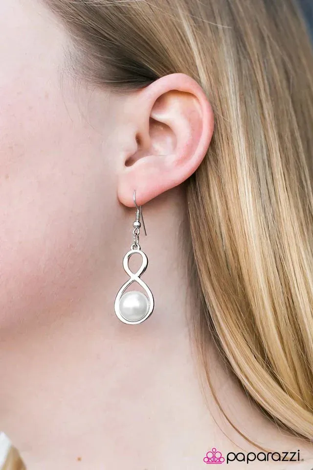 Paparazzi Earring ~ Musical Muse - White