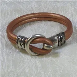 Round Leather Bracelet in Camel Unisex