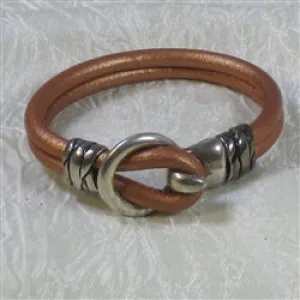 Round Leather Bracelet in Camel Unisex