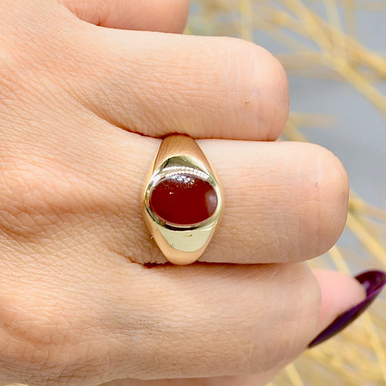 Vintage 1960s 9ct Yellow Gold Carnelian Small Signet Ring