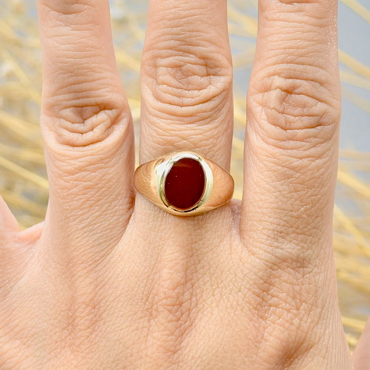 Vintage 1960s 9ct Yellow Gold Carnelian Small Signet Ring