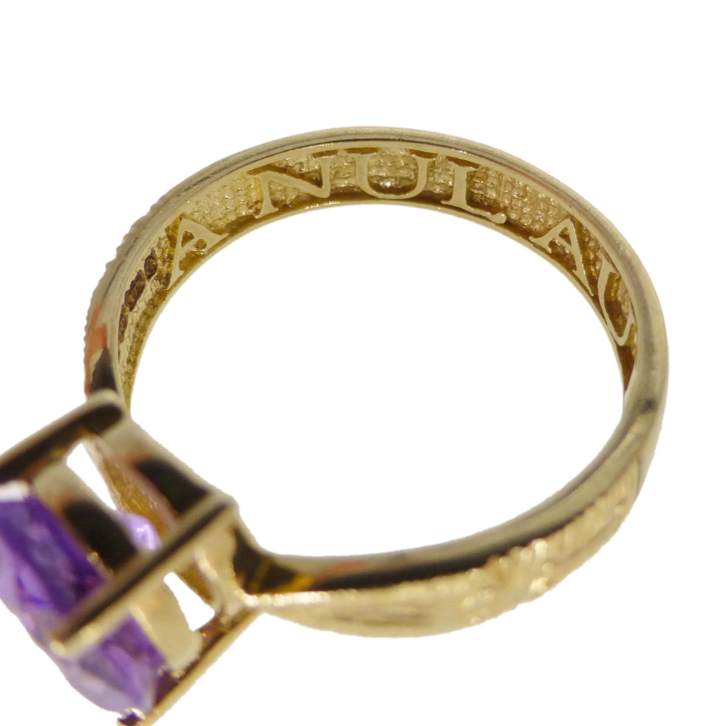 Vintage 9ct Gold Engraved 'A Nul Autre' Amethyst Ring